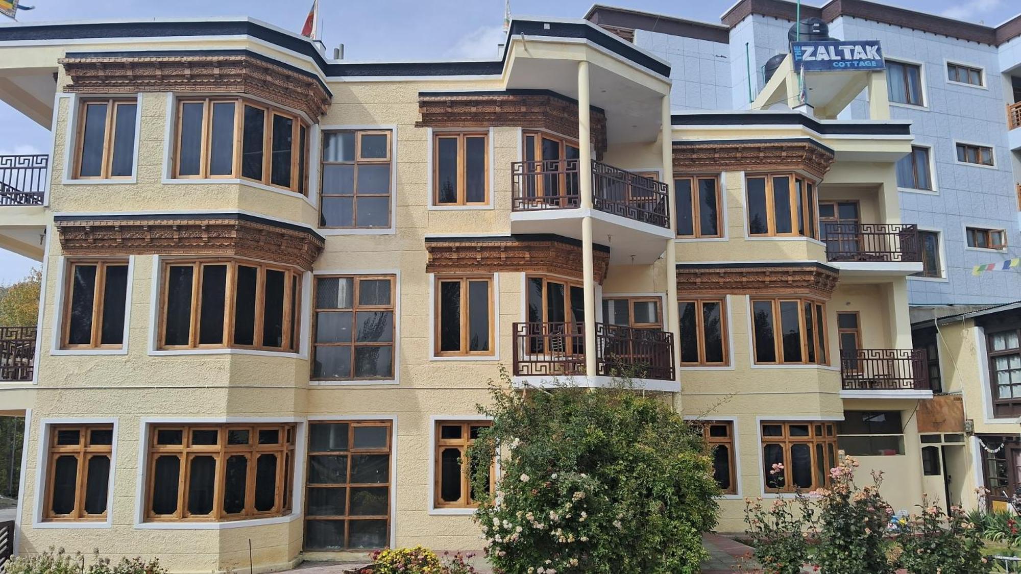 Zaltak Guest House And Hostel Leh Exterior photo