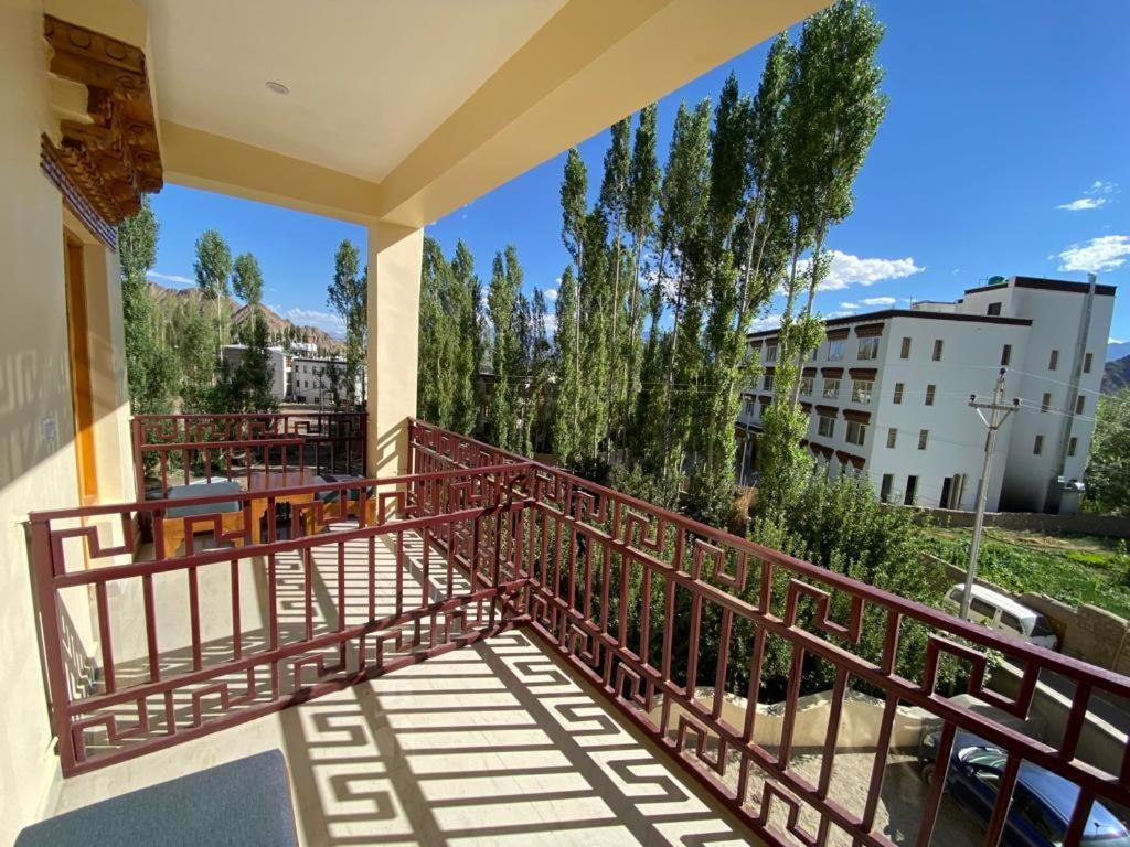 Zaltak Guest House And Hostel Leh Exterior photo